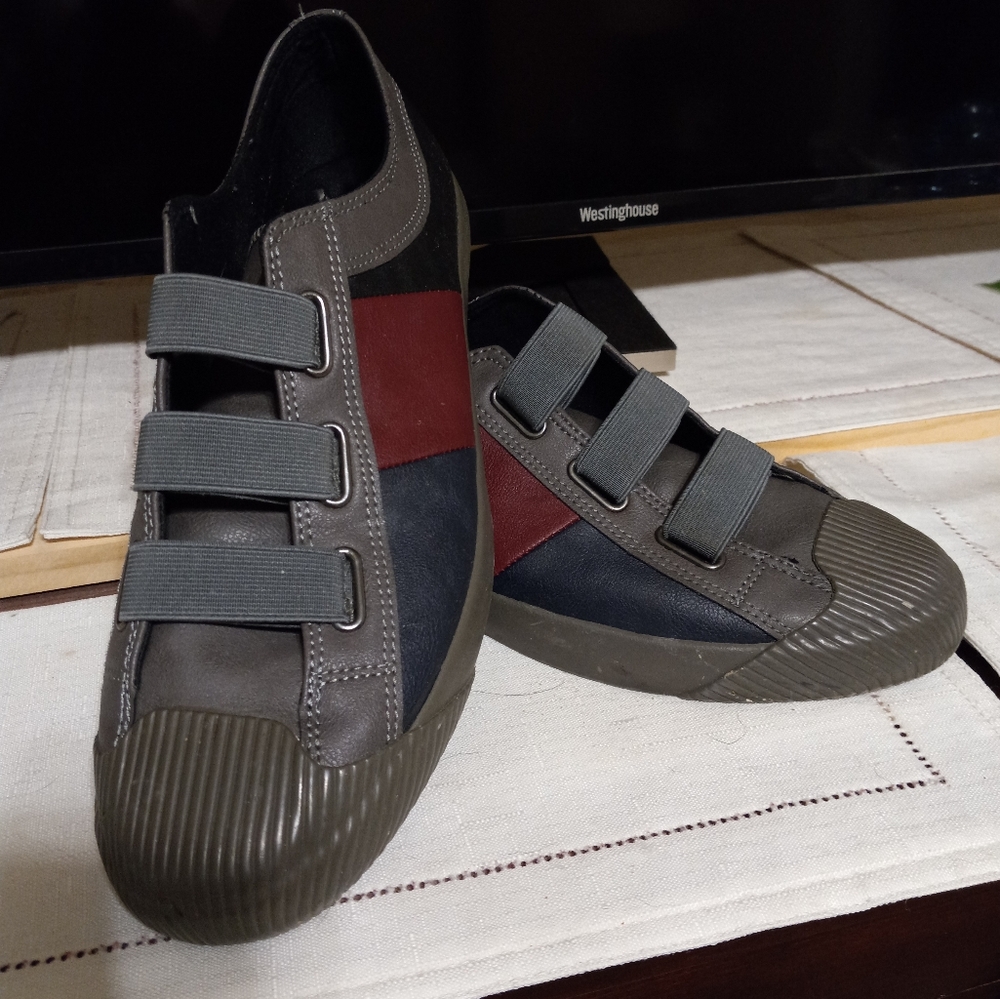 Nice shoes, size 9